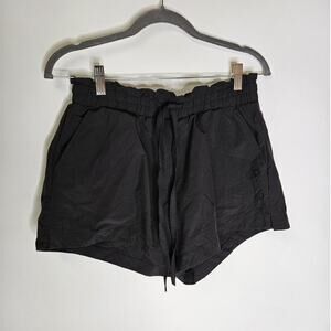 GAP Shorts Womens Size Small Black Nylon Blend Casual Lightweight